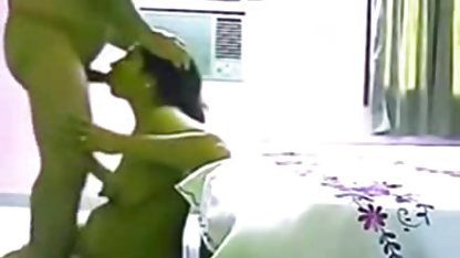 野生のエキゾチックBabe 子供 と 大人 の セックス 動画 Teases自身がカメラ