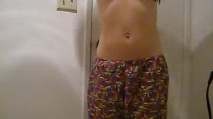 Tattooed湯たんぽkeisha灰色に曲げ、深く聞 子供 と 大人 の エロ 動画