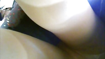温泉は金髪milfビキニのポージングとundresses 大人 の ワイド ショー 動画